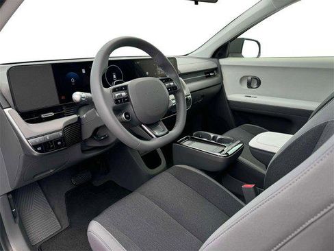 New 2025 Hyundai Ioniq 5 SE image 14