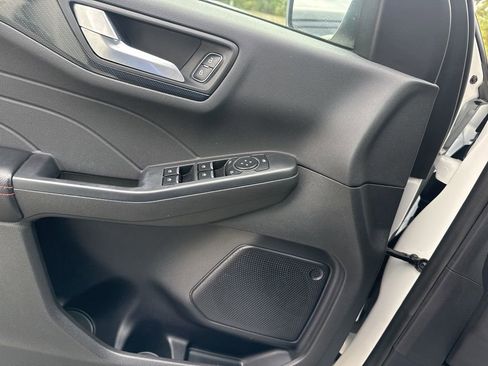 Certified 2024 Ford Escape ST-Line Select image 8