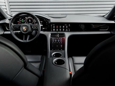 Certified 2025 Porsche Taycan image 16