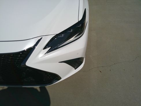 Used 2022 Lexus ES 300h F Sport w/ Accessory Package 2 image 7