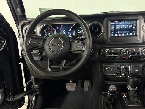 Certified 2023 Jeep Wrangler Unlimited AWD/4WD image 14