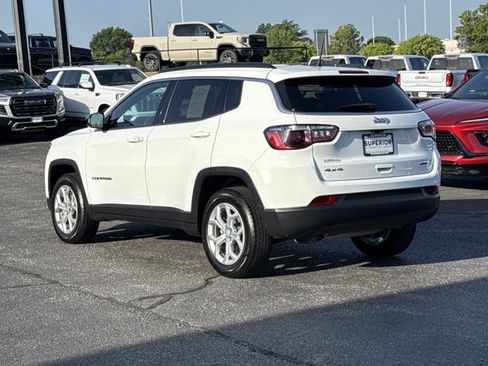 Used 2024 Jeep Compass Latitude AWD/4WD image 10