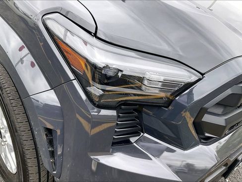 Used 2024 Toyota Tacoma SR5 AWD/4WD image 26