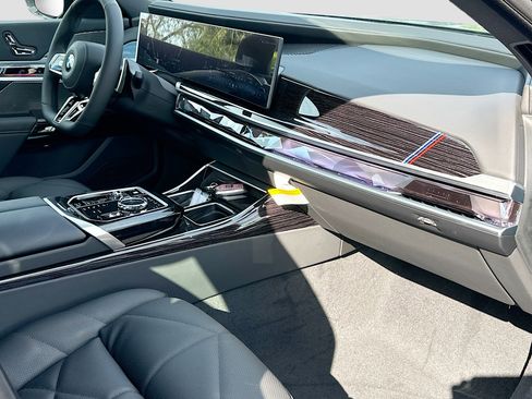 New 2026 BMW 740i w/ Premium Package image 24