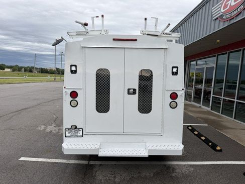 Used 2017 Ford E-350 and Econoline 350 Super Duty RWD image 11