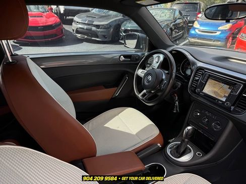 Used 2017 Volkswagen Beetle 1.8T Classic FWD image 28