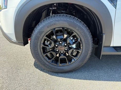 New 2025 Nissan Armada PRO-4X image 9