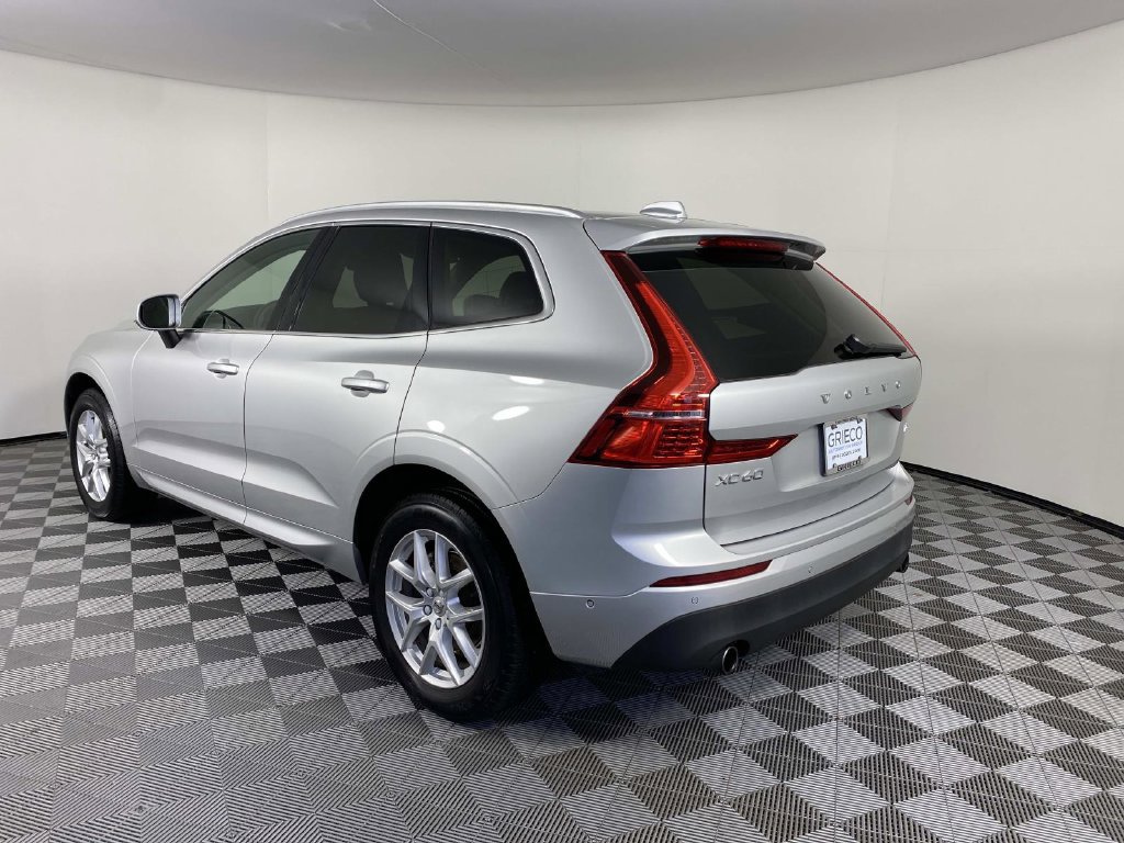 Used 2019 Volvo XC60 T5 Momentum w/ Premium Package FWD image 6