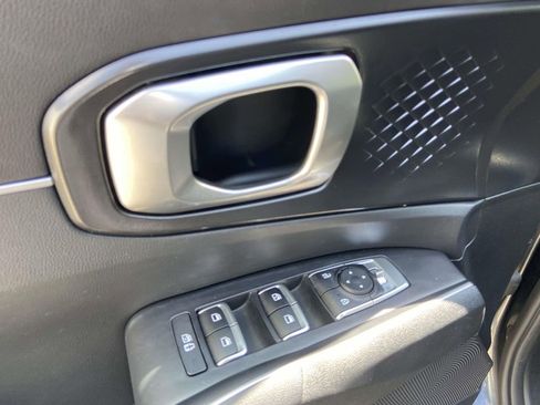 Used 2022 Kia Sorento S w/ Panoramic Sunroof Package FWD image 15