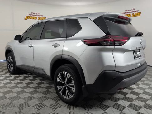 Used 2023 Nissan Rogue SV FWD image 3