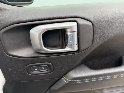 Used 2020 Jeep Gladiator Overland image 57