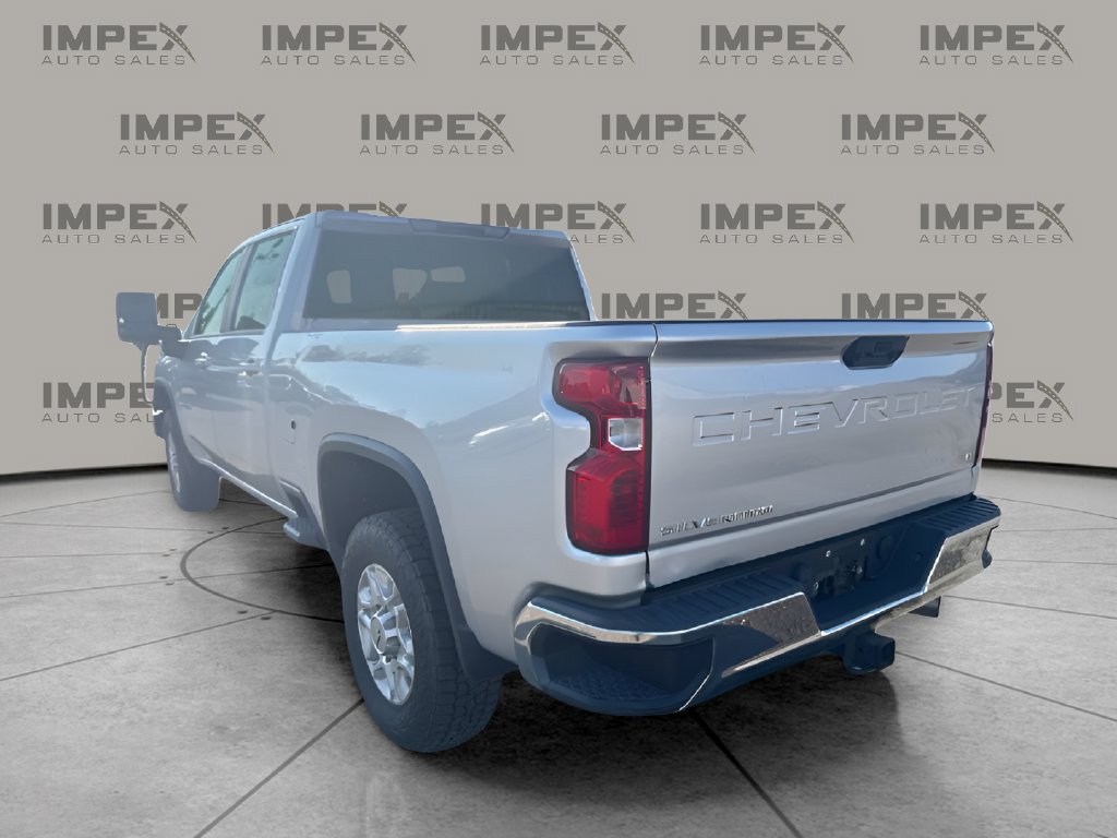 Used 2022 Chevrolet Silverado 2500 LT w/ Convenience Package AWD/4WD image 3