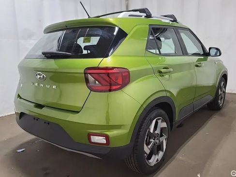 Used 2023 Hyundai Venue SEL w/ Cargo Package FWD image 3