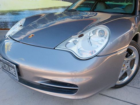 Used 2004 Porsche 911 Carrera RWD image 7