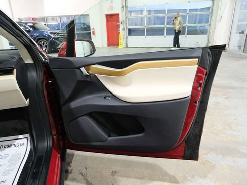 Used 2018 Tesla Model X 100D AWD/4WD image 33