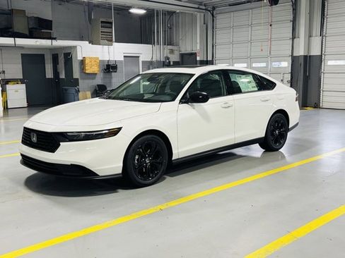 New 2025 Honda Accord SE image 12