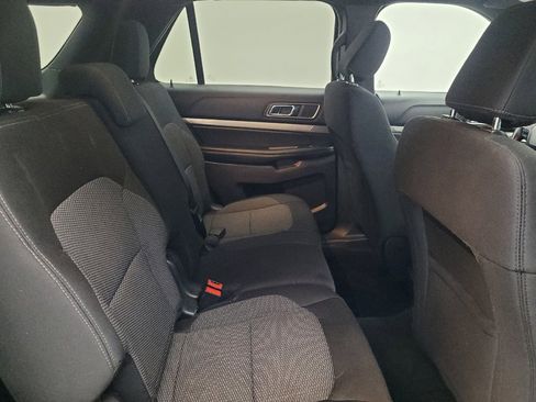 Used 2018 Ford Explorer XLT FWD image 19