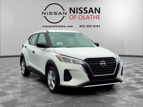 Certified 2025 Nissan Kicks Play S image 29