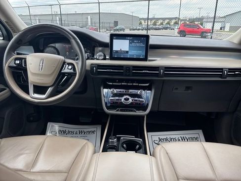 Used 2020 Lincoln Corsair AWD w/ Premium Package image 10