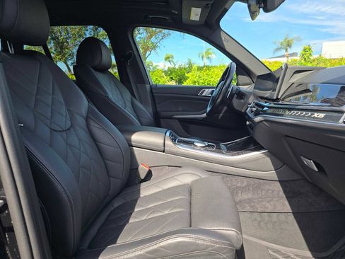 Used 2024 BMW X5 xDrive40i w/ M Sport Package image 11