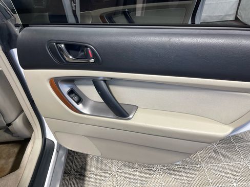 Used 2005 Subaru Outback 2.5i image 18