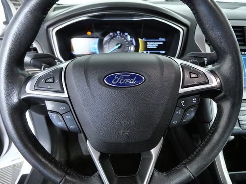 Used 2017 Ford Fusion SE w/ Equipment Group 202A AWD/4WD image 24