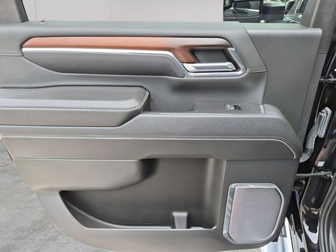 Used 2024 GMC Sierra 2500 Denali w/ Denali Reserve Package image 17