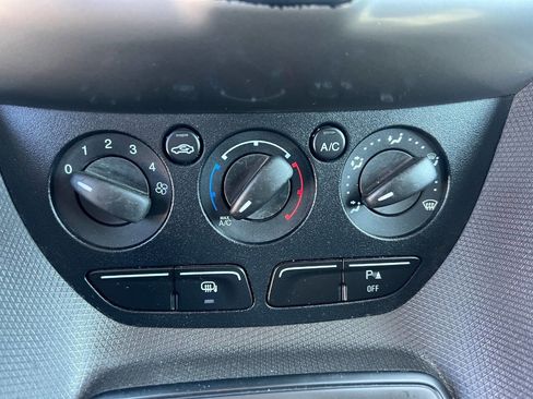 Used 2017 Ford Transit Connect XLT image 11