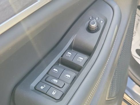 Used 2024 Jeep Grand Cherokee Limited w/ Black Appearance Package RWD image 20