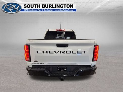 Used 2025 Chevrolet Colorado Z71 w/ Technology Package AWD/4WD image 4