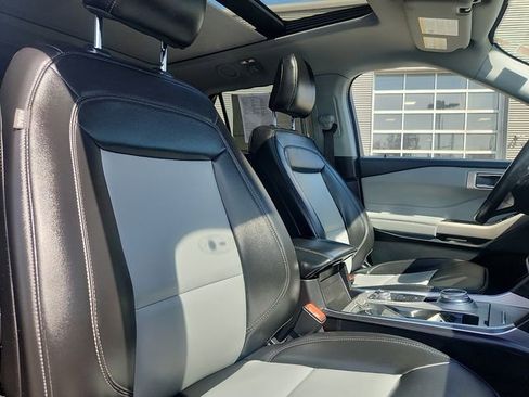 Certified 2023 Ford Explorer XLT w/ Equipment Group 202A AWD/4WD image 34