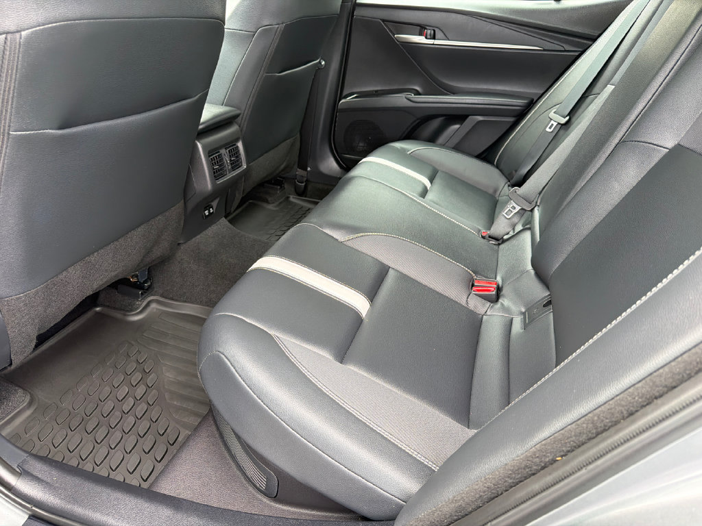 Used 2025 Toyota Camry SE FWD image 25