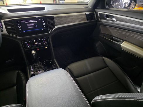 Used 2023 Volkswagen Atlas Cross Sport SE w/ Panoramic Sunroof Package AWD/4WD image 13