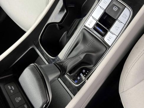 Certified 2025 Hyundai Tucson SE image 19