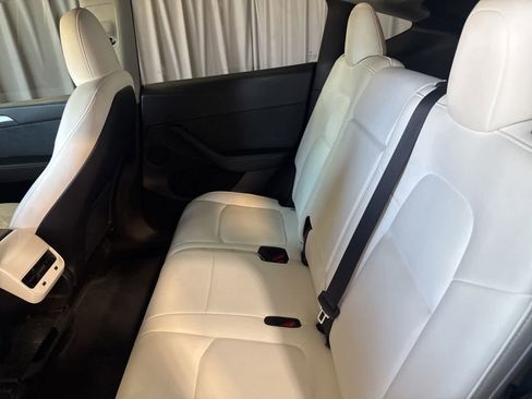 Used 2023 Tesla Model Y Long Range AWD/4WD image 16