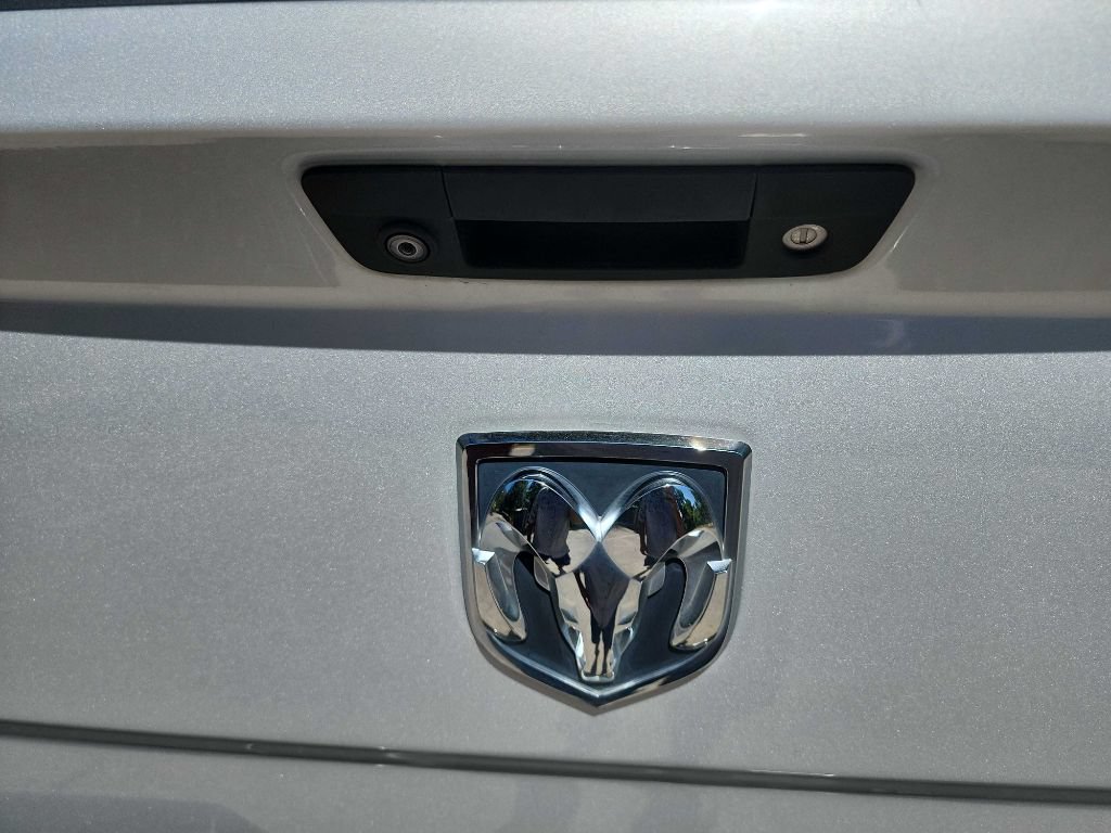 Used 2015 RAM 2500 Tradesman w/ Chrome Appearance Group AWD/4WD image 9