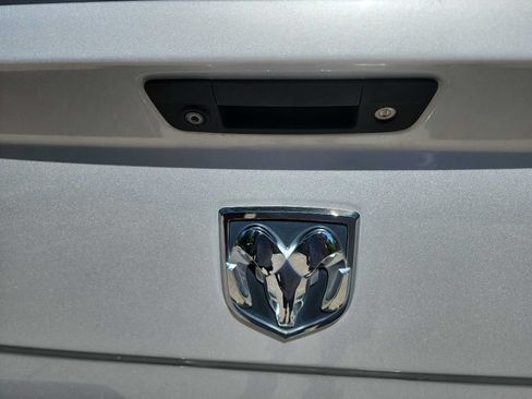 Used 2015 RAM 2500 Tradesman w/ Chrome Appearance Group AWD/4WD image 9