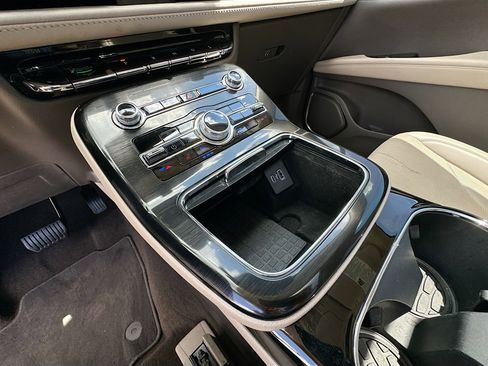Used 2023 Lincoln Nautilus Reserve FWD image 34