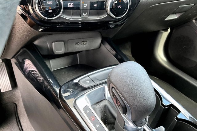 Used 2025 Chevrolet Trax LT FWD image 15