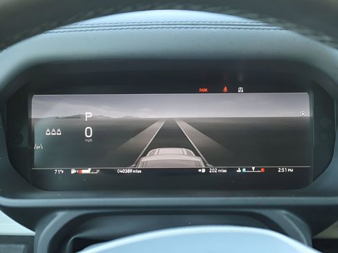 Used 2024 Land Rover Defender 110 S AWD/4WD image 28