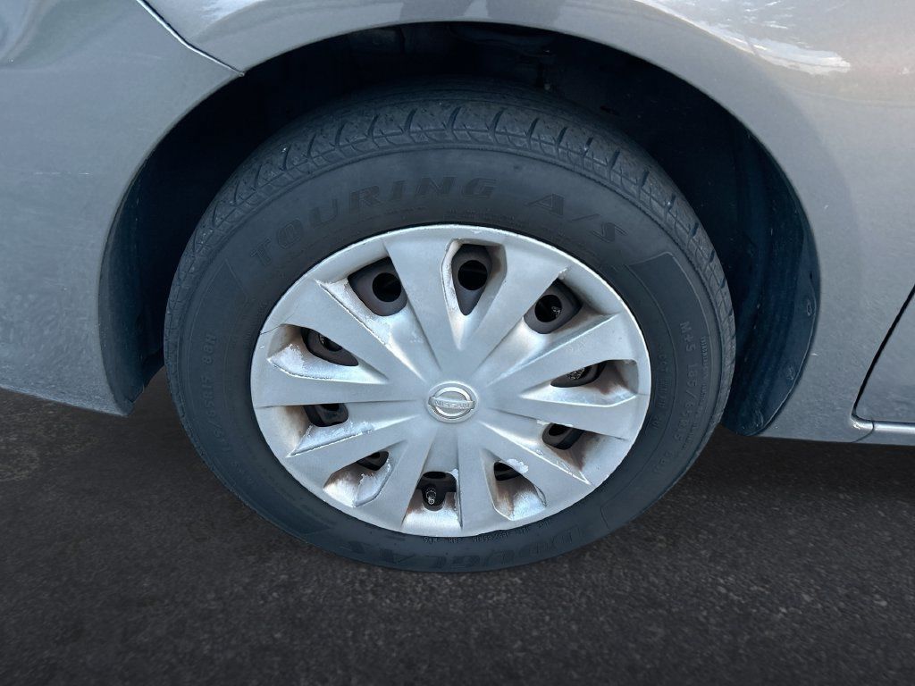 Used 2016 Nissan Versa SV FWD image 10