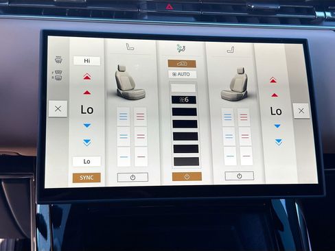 Used 2024 Land Rover Range Rover Sport SE image 37