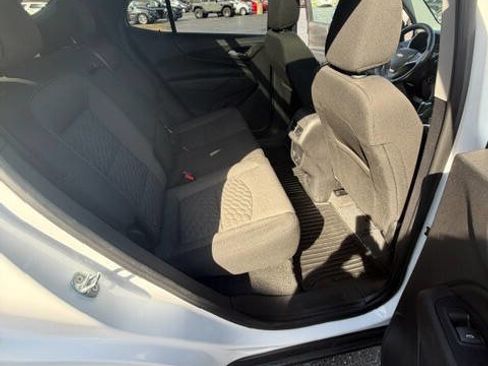Used 2018 Chevrolet Equinox LT w/ Sun & Infotainment Package AWD/4WD image 13
