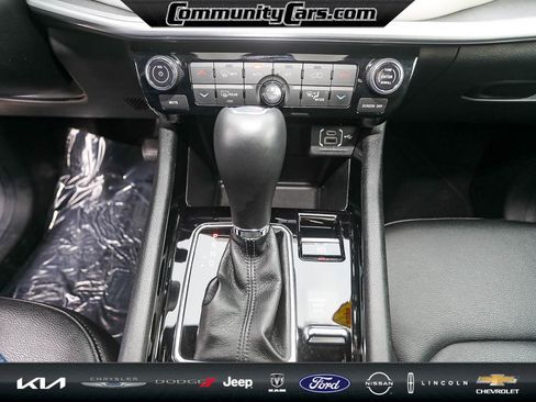 Used 2024 Jeep Compass Limited w/ Sun and Sound Group image 17