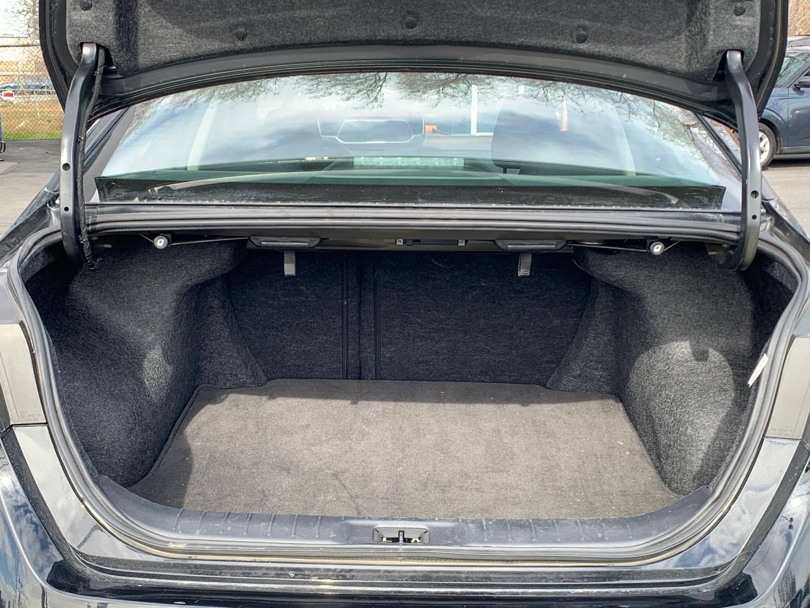 Used 2025 Nissan Altima 2.5 SV FWD image 31