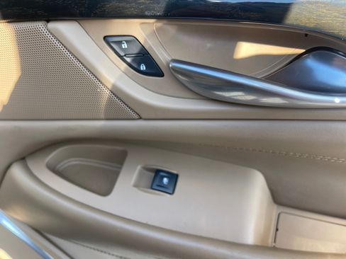 Used 2019 Cadillac Escalade ESV Platinum AWD/4WD image 19