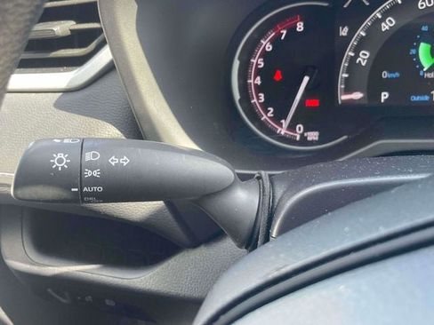 Used 2025 Toyota RAV4 XLE AWD/4WD image 25