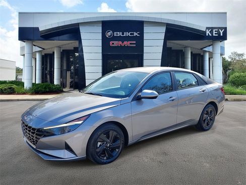 Certified 2023 Hyundai Elantra SEL image 2