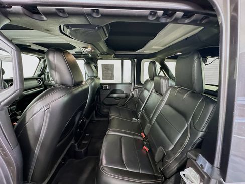 Used 2019 Jeep Wrangler Unlimited Sahara AWD/4WD image 24