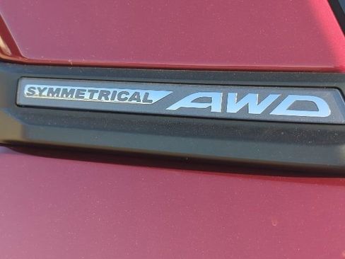 Used 2025 Subaru Forester Premium image 31